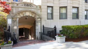 external photo of Smileboston Cosmetic & Implant Dentistry building